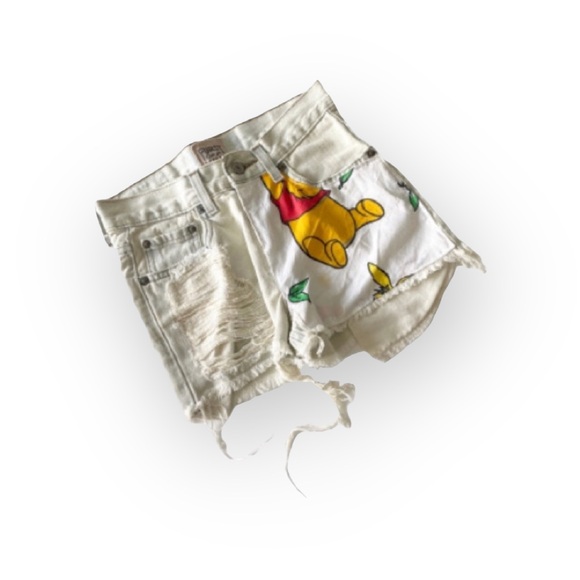new LF Furst of a Kind ★ Vintage Upcycled Levi's® Cut Off Shorts ★ Winnie Pooh - Picture 11 of 16